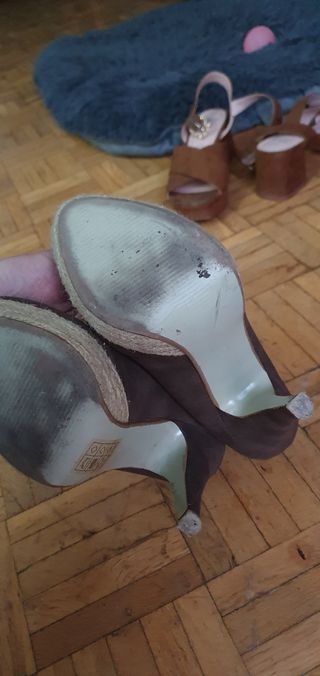 Zapatos tacón beige