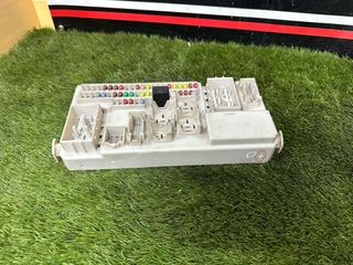 CAJA RELES-FUSIBLES MAZDA 3 BERLINA BK 2003