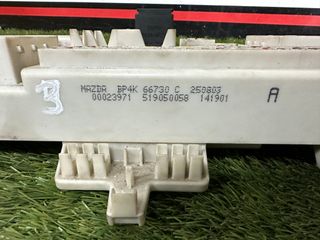CAJA RELES-FUSIBLES MAZDA 3 BERLINA BK 2003