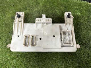 CAJA RELES-FUSIBLES MAZDA 3 BERLINA BK 2003