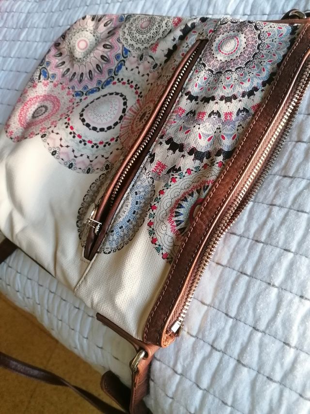 Bolso Desigual.
