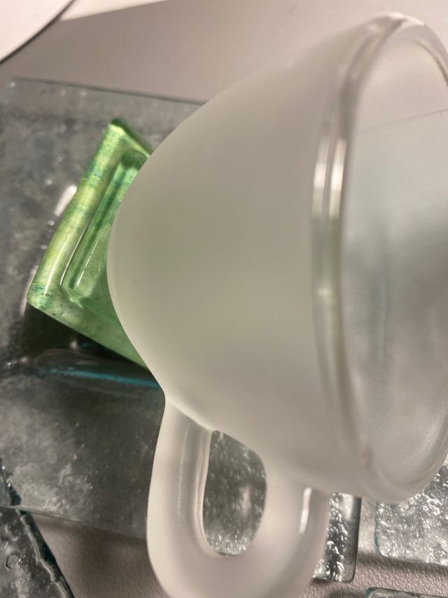 Tazas de café con plato