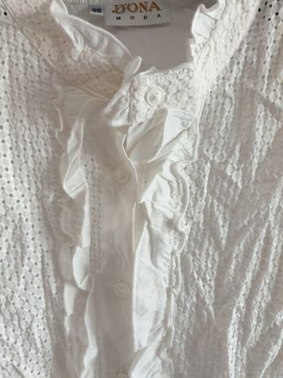 Blusa blanca Dona Moda. Talla 48.