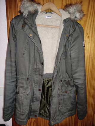 Abrigo,parka verde militar con capucha