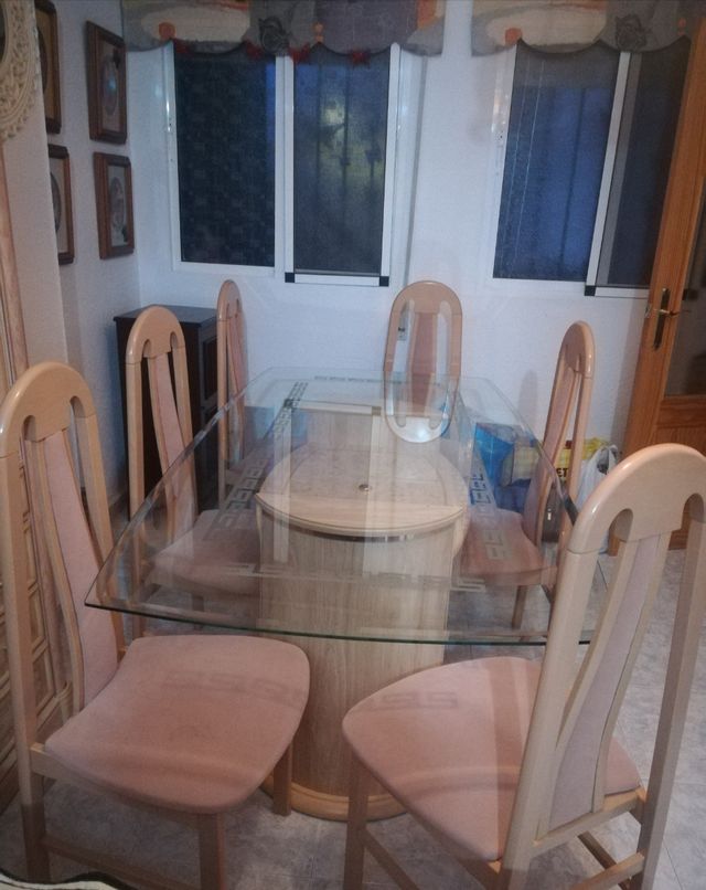 Conjunto mesa comedor y 6 sillas