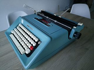 Máquina de escribir Olivetti Studio 46