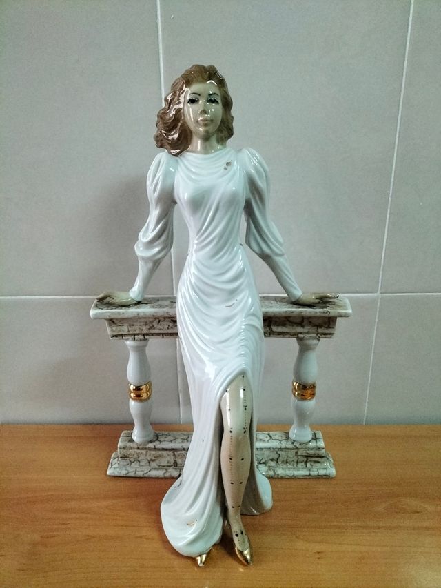 figura de porcelana santa Rufina 
