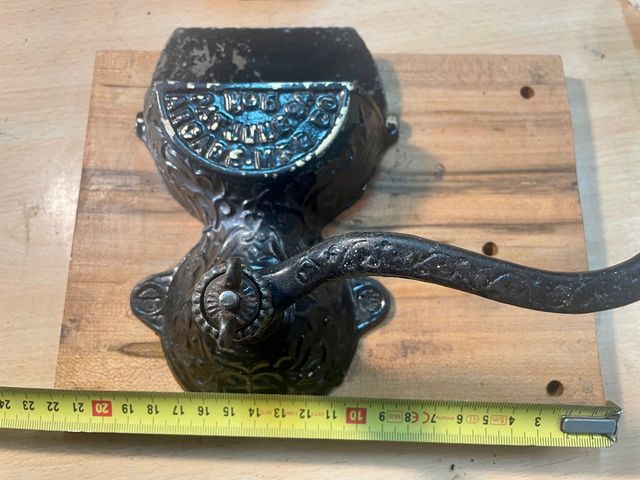 Antiguo molino/molinillo de café