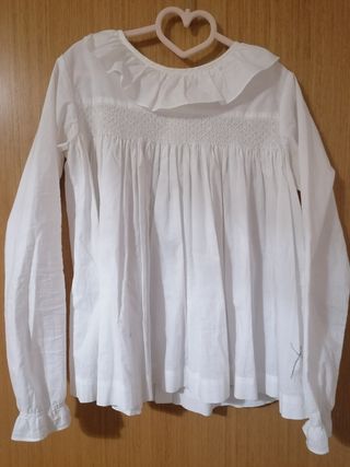 Camisa blanca con cuello para niña