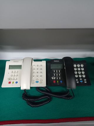 2 telefonos antiguos