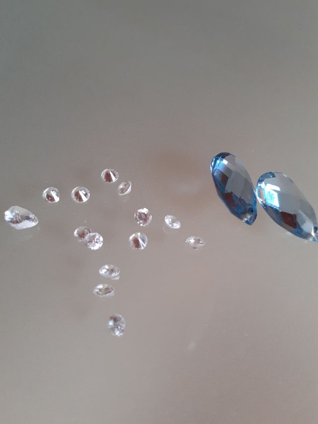 Zirconi varie dimensioni e colori