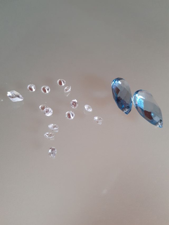 Zirconi varie dimensioni e colori