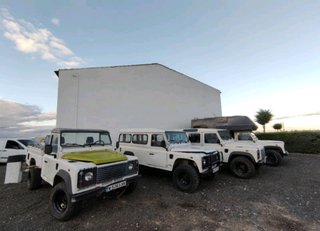 land Rover defender pick up overland camper