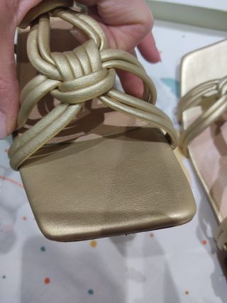 sandalias nuevas doradas bajistas MARYPAZ