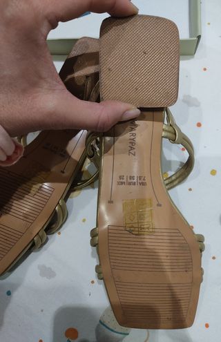 sandalias nuevas doradas bajistas MARYPAZ