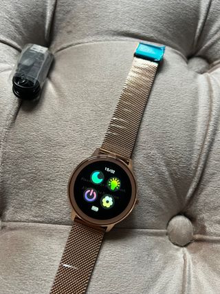 Reloj smartwatch oro rosa