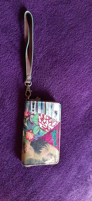 monedero desigual 