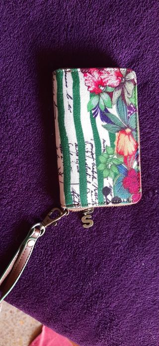monedero desigual 