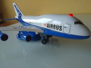 Airbus 757 c/luz sonido despegue aterrizaje avión