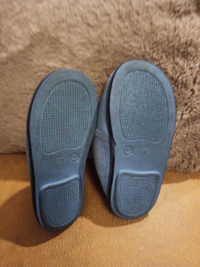 Zapatillas niñ@s num 27, soli estrenadas x 2 €