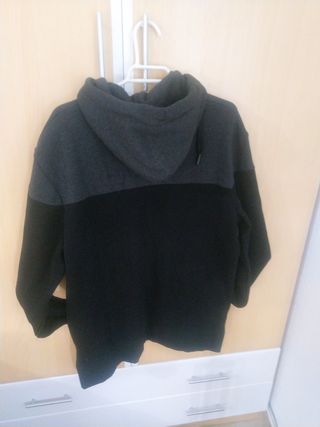 Sudadera con capucha y cremallera Nueva