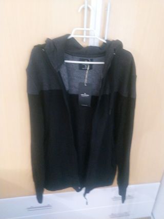Sudadera con capucha y cremallera Nueva