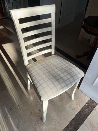 4 sillas de madera maciza