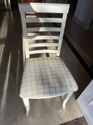 4 sillas de madera maciza