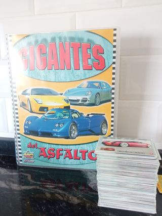 Gigantes del Asfalto. Álbum vacío y 273 fichas
