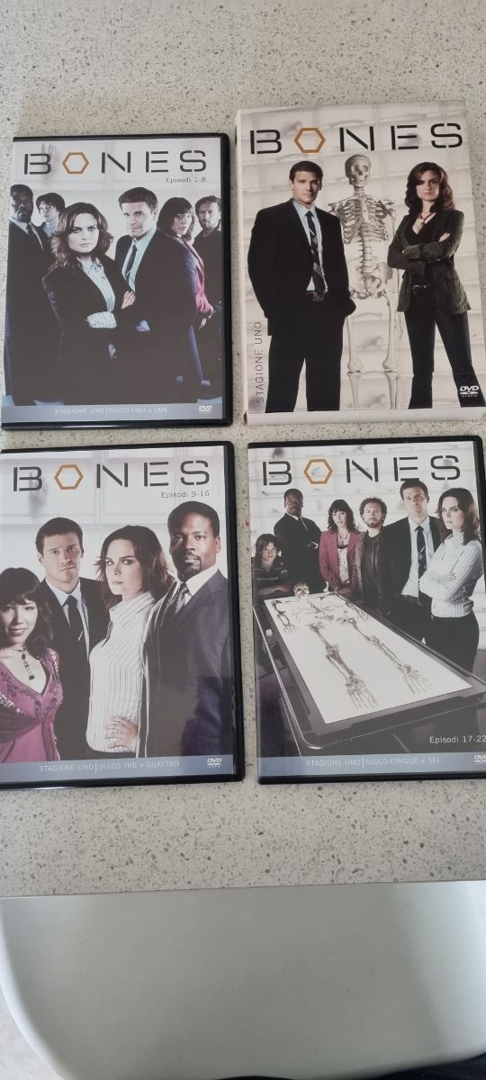 3 stagioni telefilm Bones