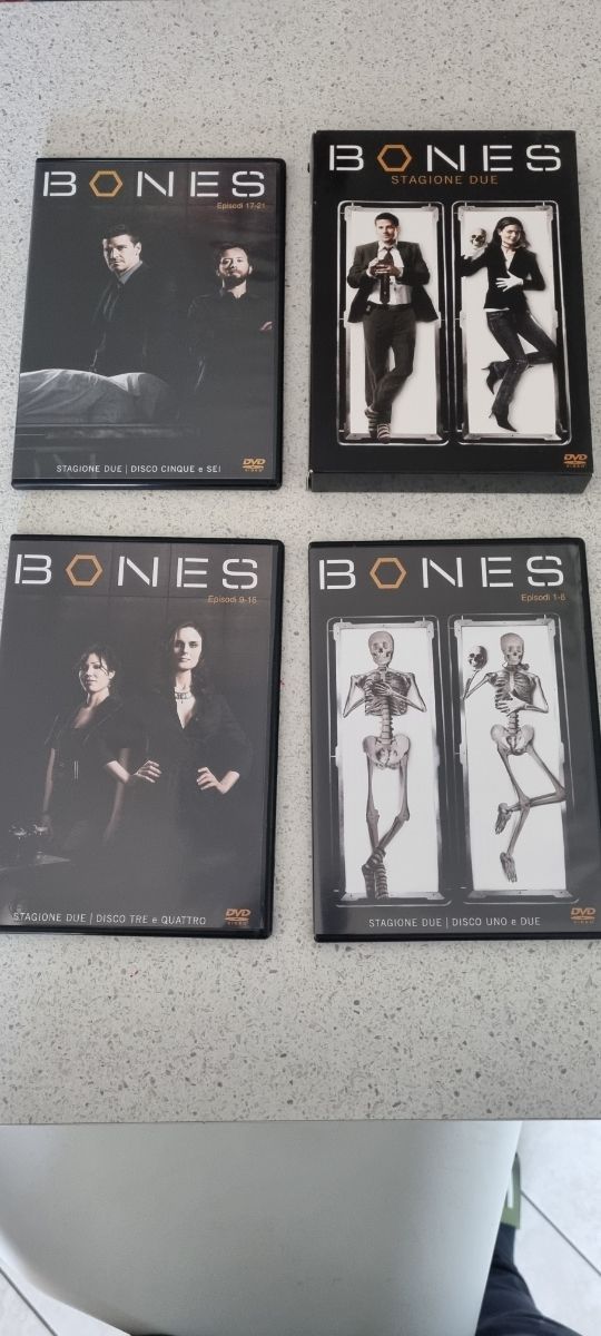3 stagioni telefilm Bones