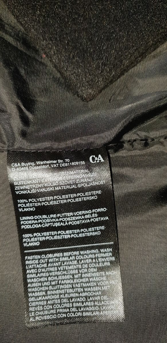 Abrigo negro largo de C&A