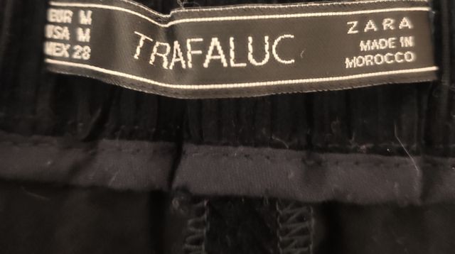 Falda Negra acampanada