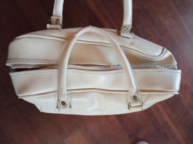 Antiguo maletín bolsa maleta blanco. Gratis. R