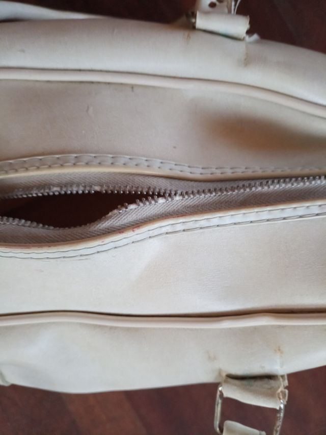 Antiguo maletín bolsa maleta blanco. Gratis. R