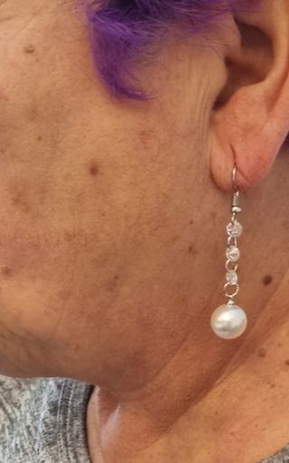 Pendientes largos de circonitas cúbicas y perlas