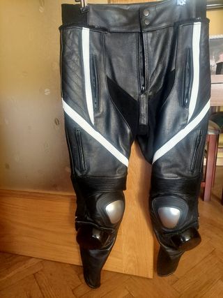 pantalon de cuero 