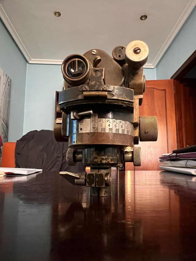 Teodolito antiguo