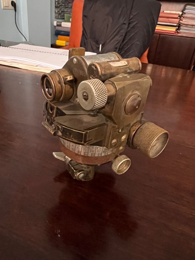 Teodolito antiguo