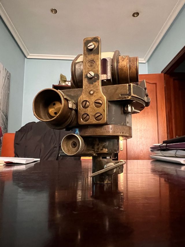 Teodolito antiguo