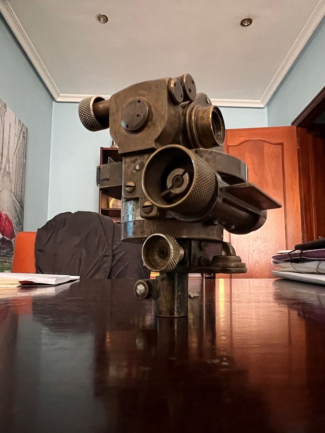 Teodolito antiguo