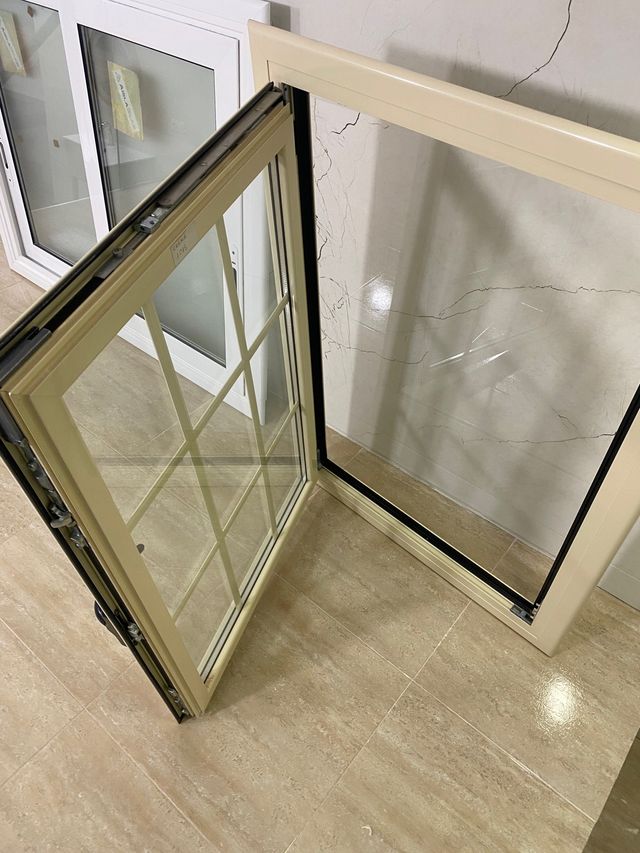 Ventana, oscilo batiente 96 × 66 lacado especial