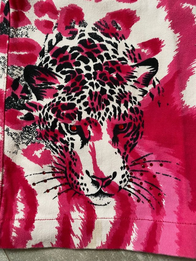 Pantalón vaquero corto con pedrería, M