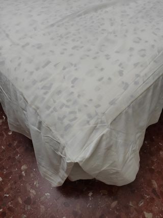 cubre canapé color beige de algodon