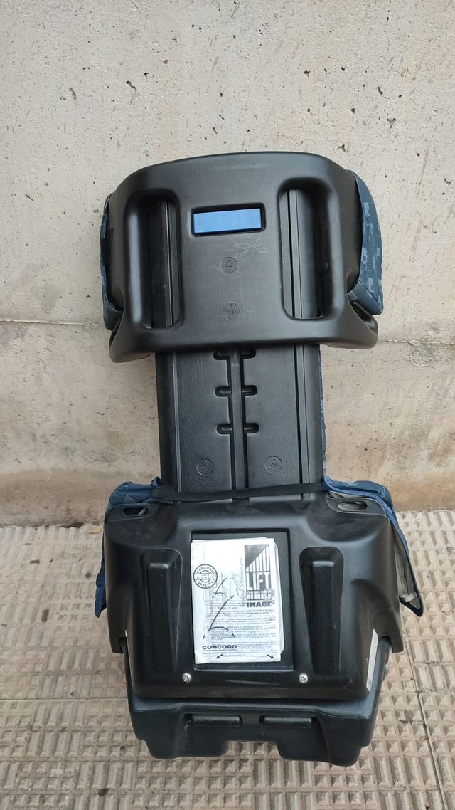 Elevador de coche para niños 15 a 36 kg