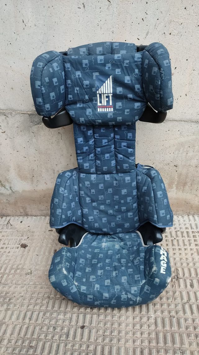 Elevador de coche para niños 15 a 36 kg