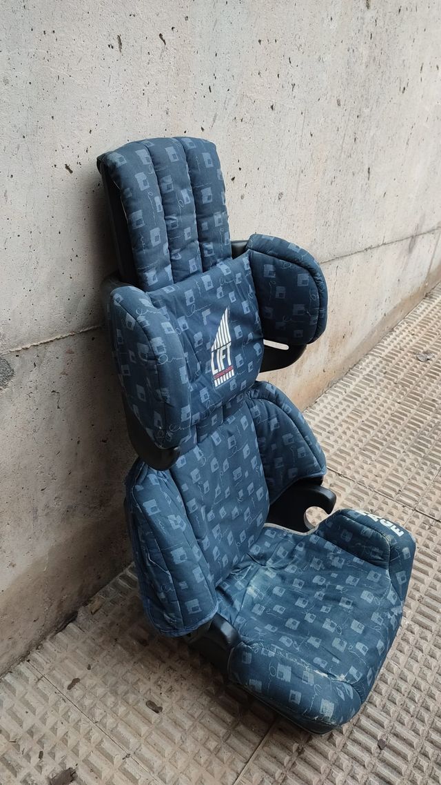 Elevador de coche para niños 15 a 36 kg
