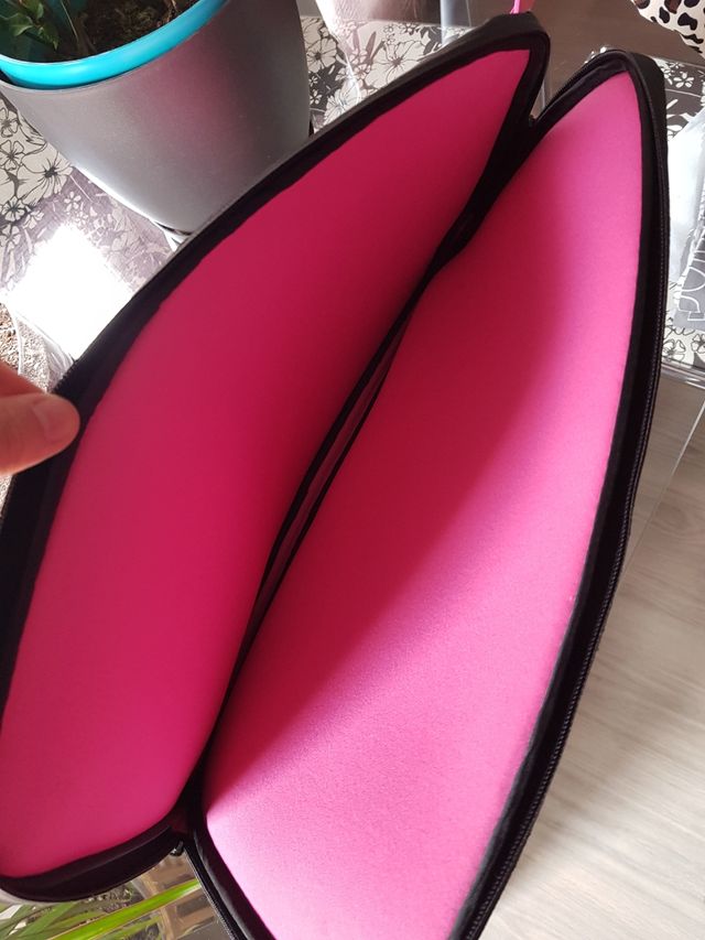 Funda pc fucsia Vax Barcelona