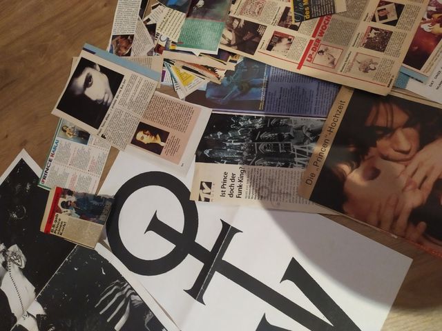 mas de 50 reportajes y posters Prince