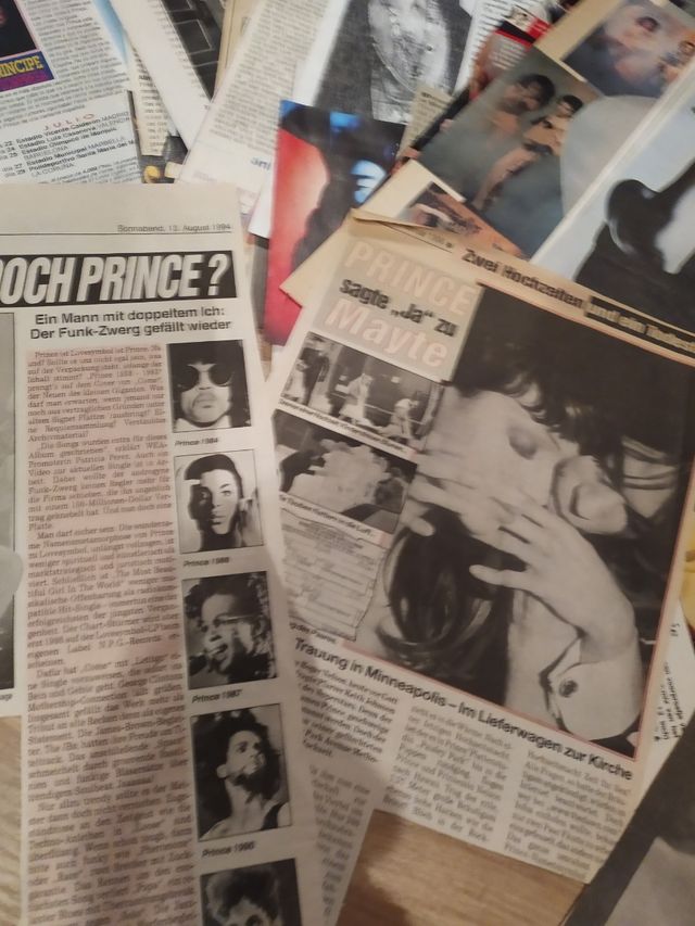 mas de 50 reportajes y posters Prince
